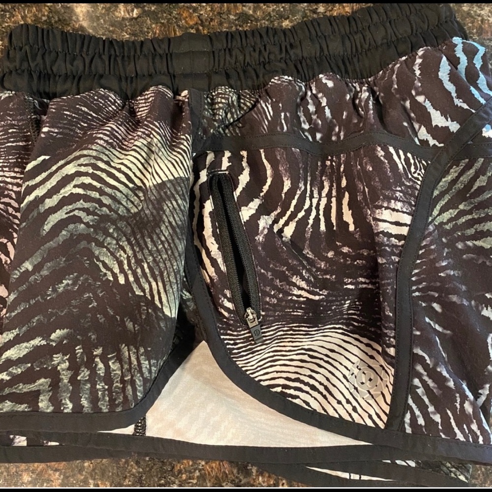 Seawheeze Lululemon shorts. Size 6